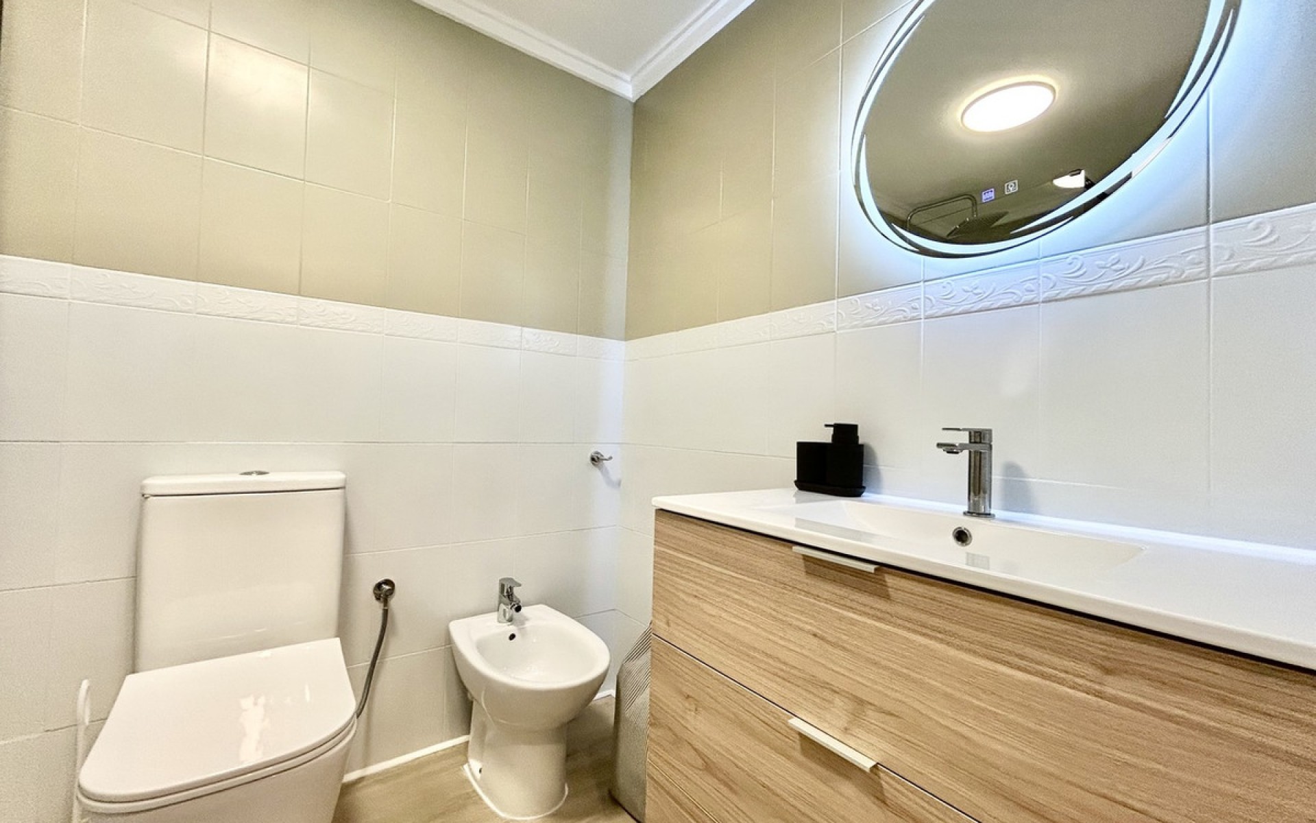 Resale - Apartment - Torrevieja - Torrevieja Centro