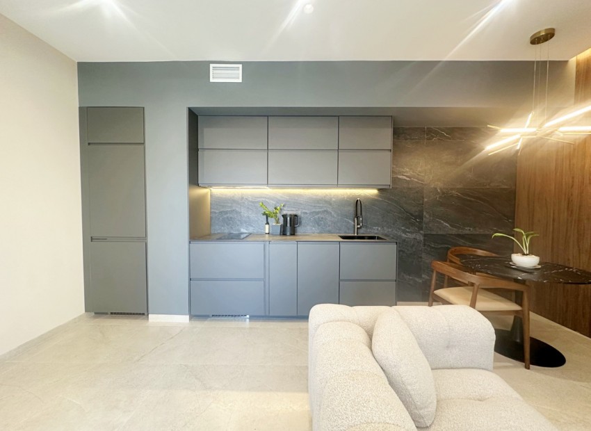 Resale - Apartment - Torrevieja - Torrevieja Centro