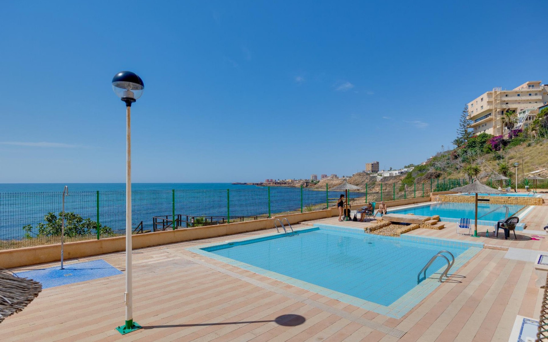 Resale - Apartment - Torrevieja - Torrevieja Centro