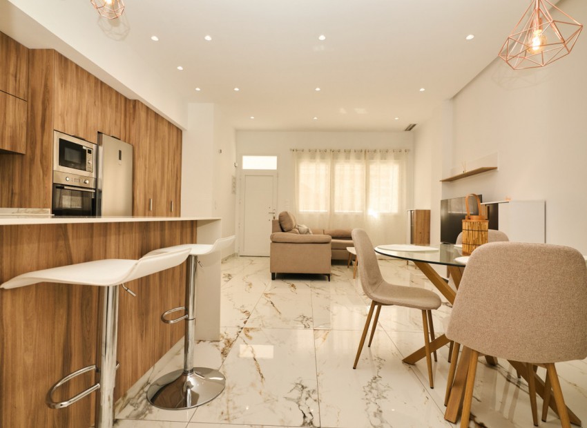 Resale - Apartment - Torrevieja - Torrevieja Centro