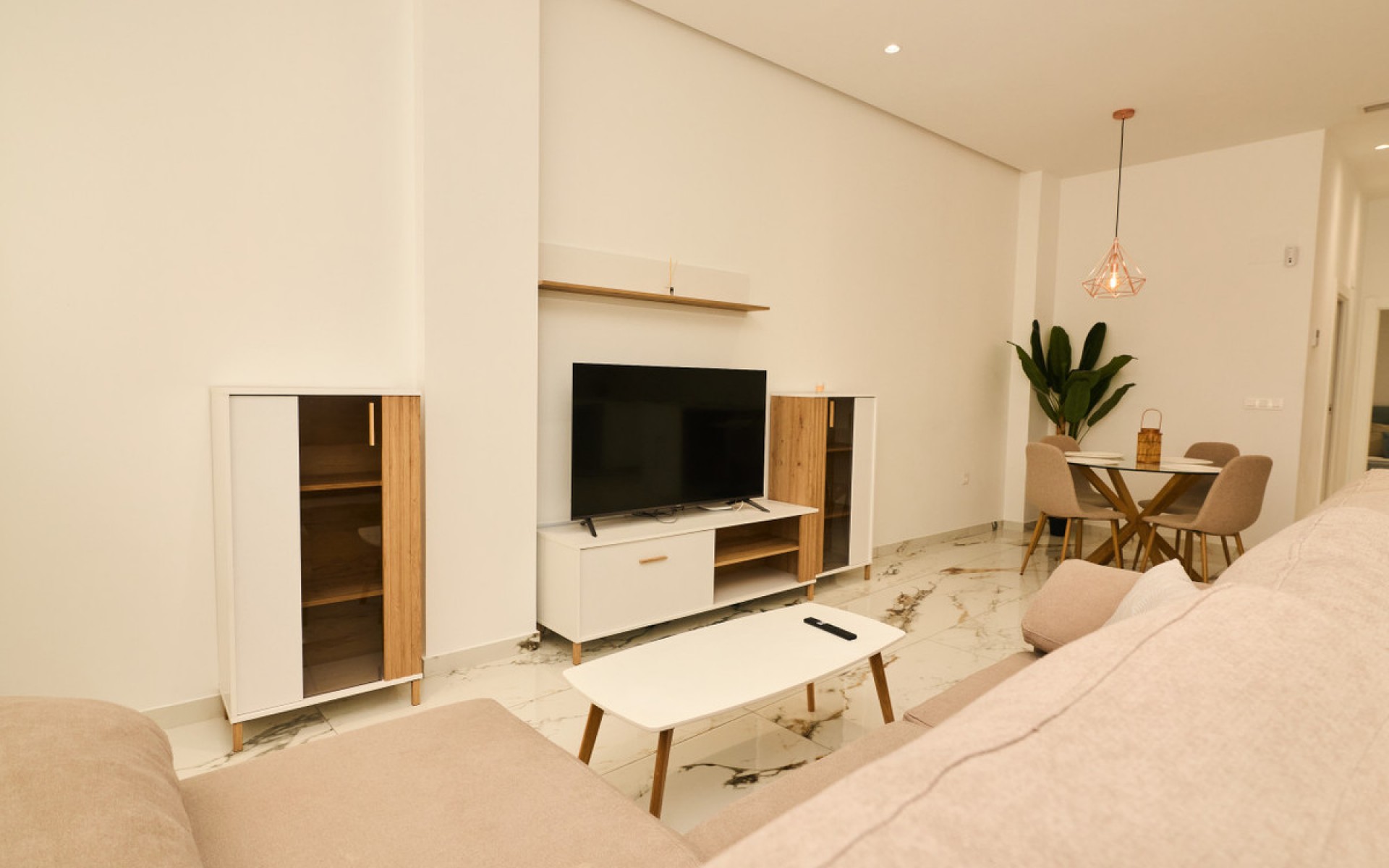 Resale - Apartment - Torrevieja - Torrevieja Centro