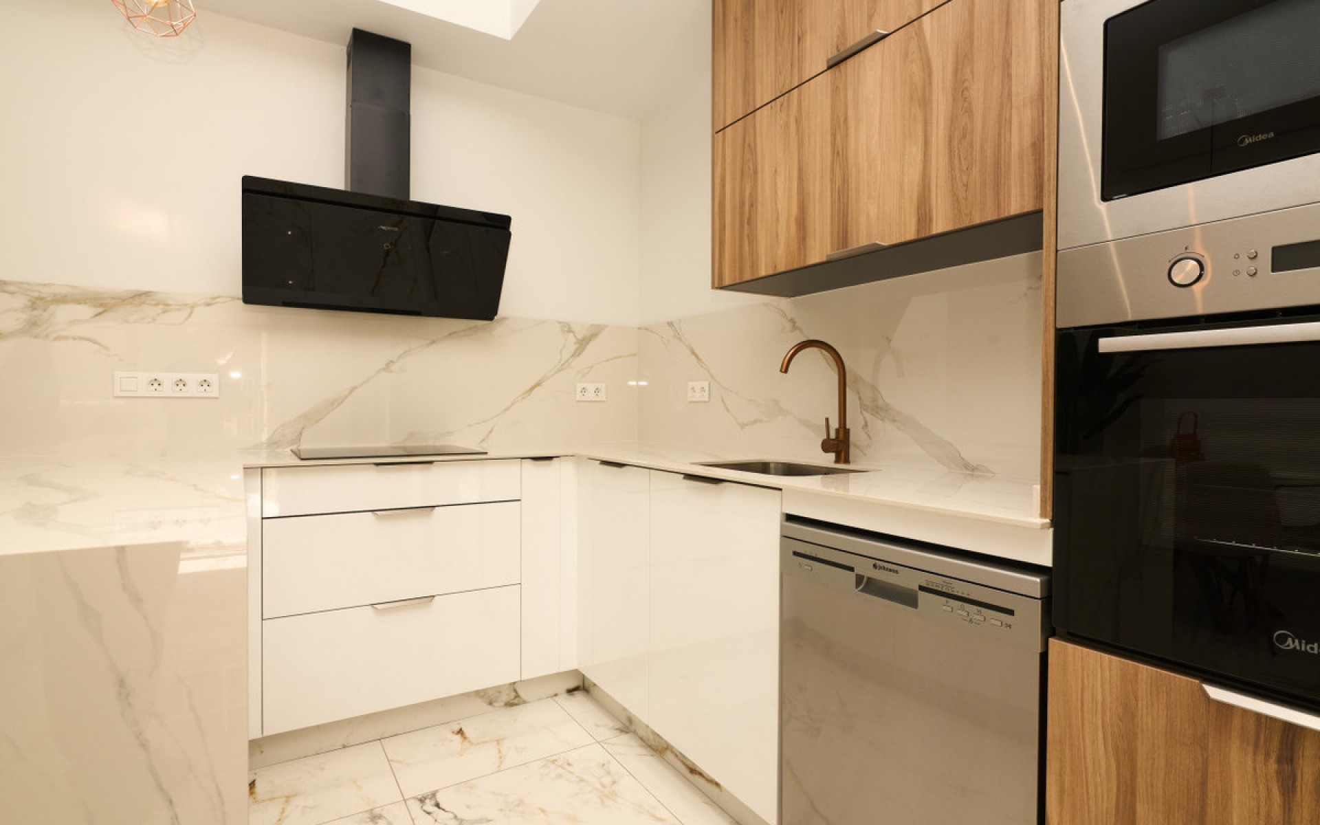 Resale - Apartment - Torrevieja - Torrevieja Centro