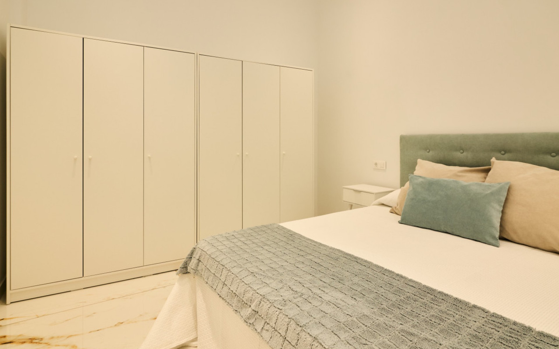 Resale - Apartment - Torrevieja - Torrevieja Centro