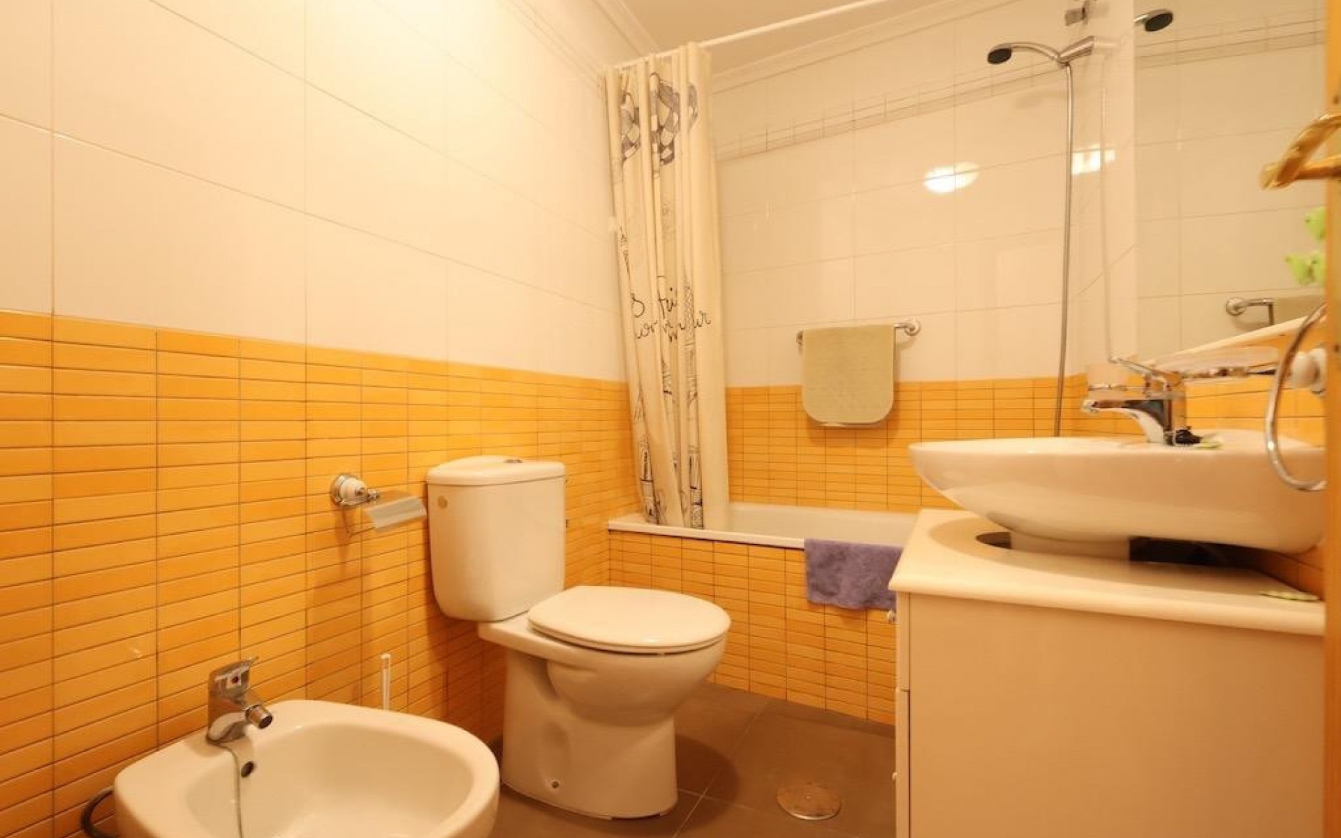 Resale - Apartment - Torrevieja - Torrevieja Centro