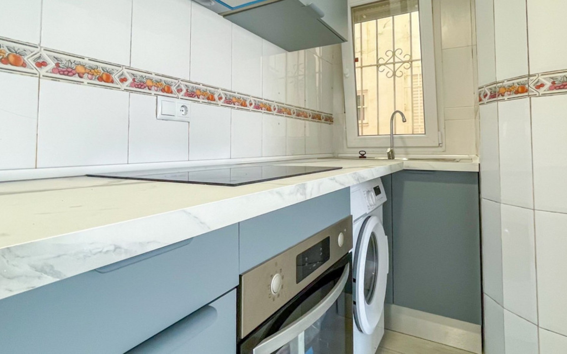 Resale - Apartment - Torrevieja - Torrevieja Centro