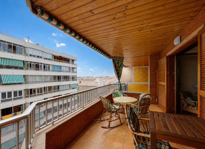 Resale - Apartment - Torrevieja - Torrevieja Centro