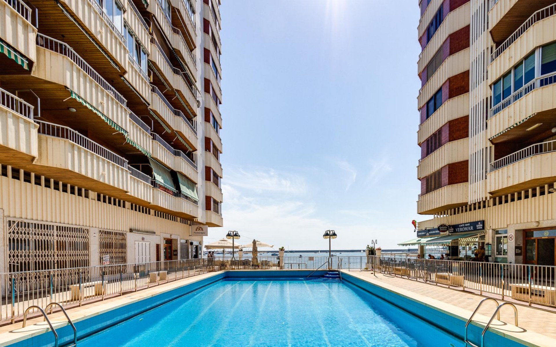 Resale - Apartment - Torrevieja - Torrevieja Centro