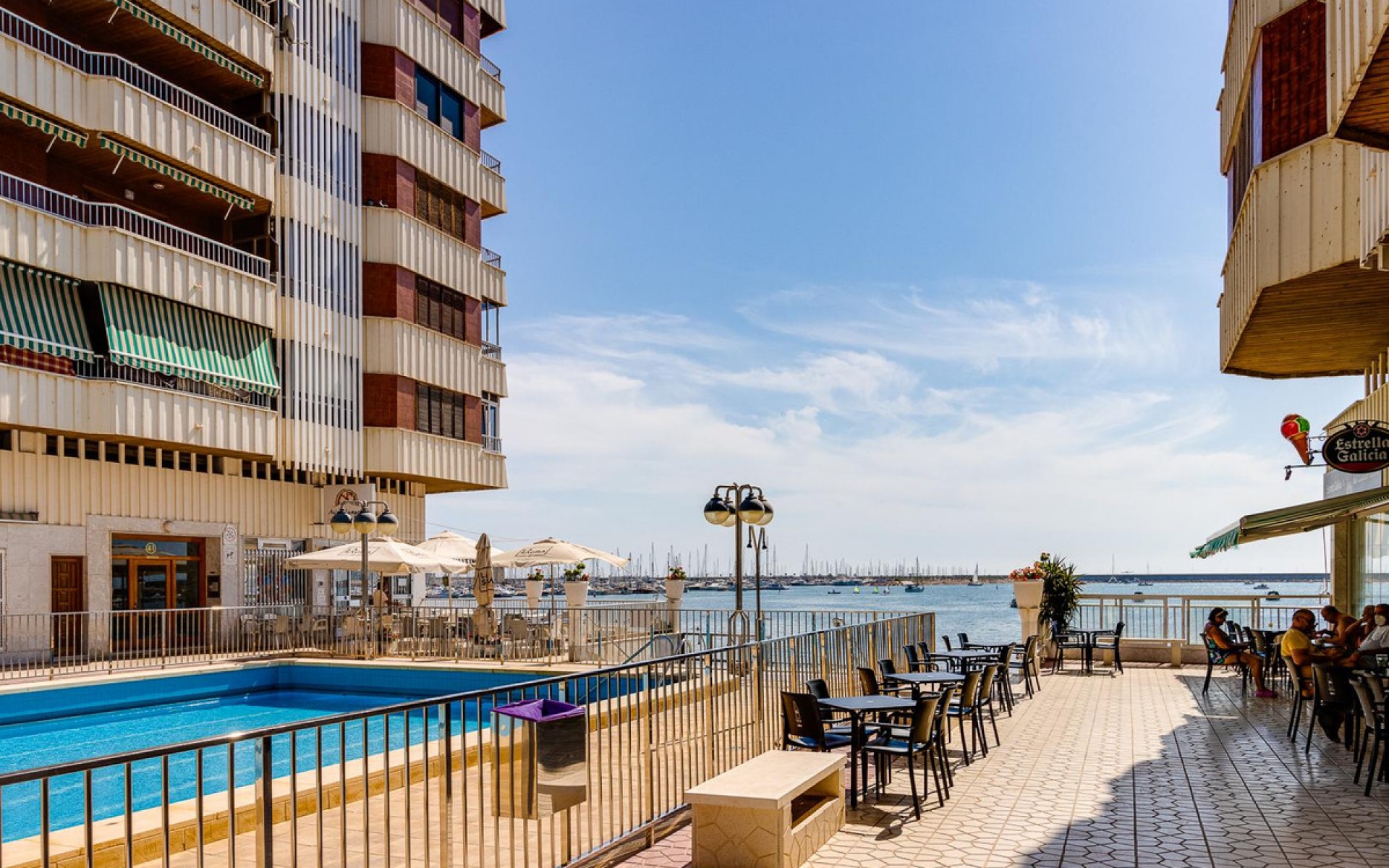 Resale - Apartment - Torrevieja - Torrevieja Centro