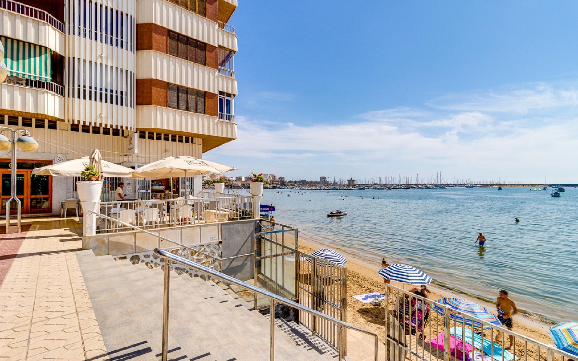 Resale - Apartment - Torrevieja - Torrevieja Centro