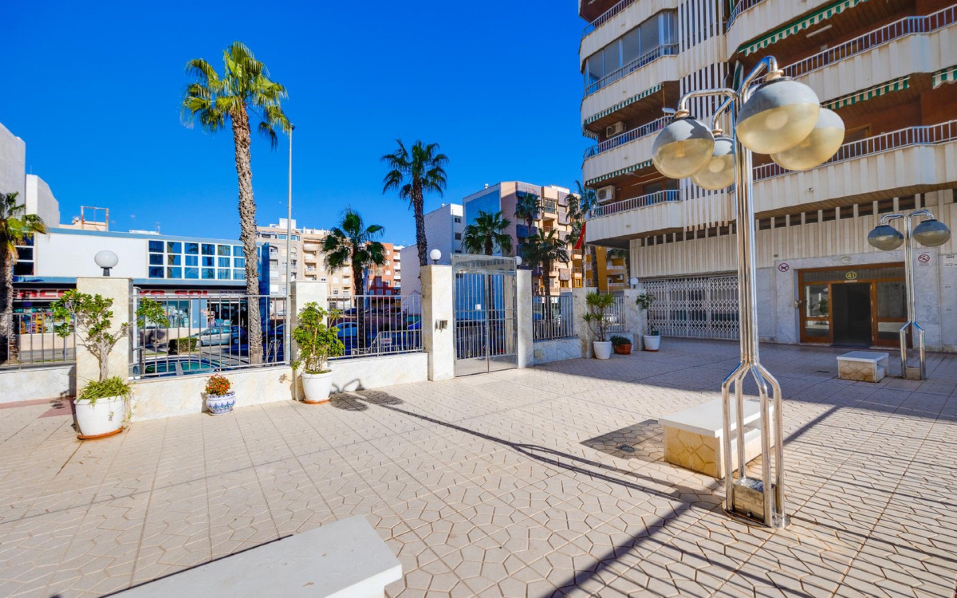Resale - Apartment - Torrevieja - Torrevieja Centro