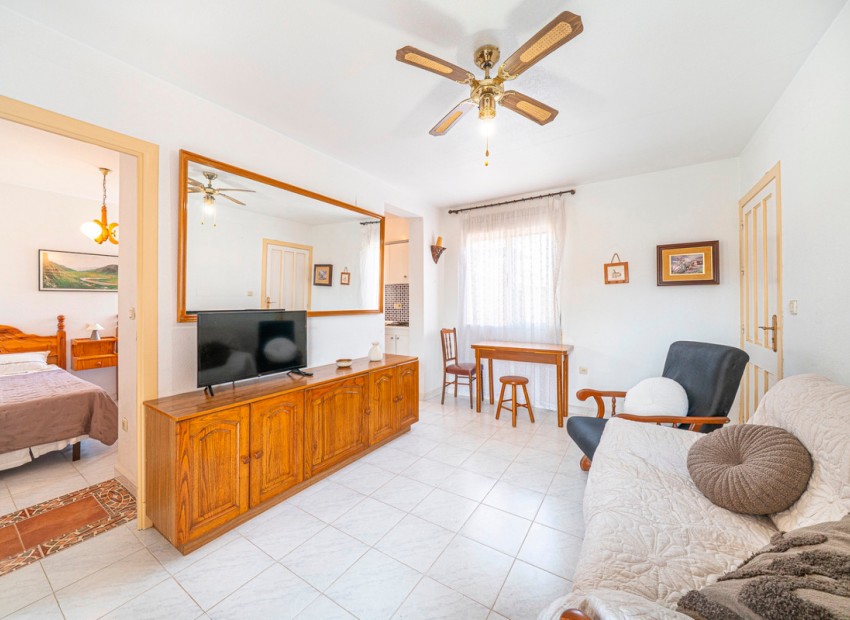 Resale - Apartment - Torrevieja - Torrevieja Centro
