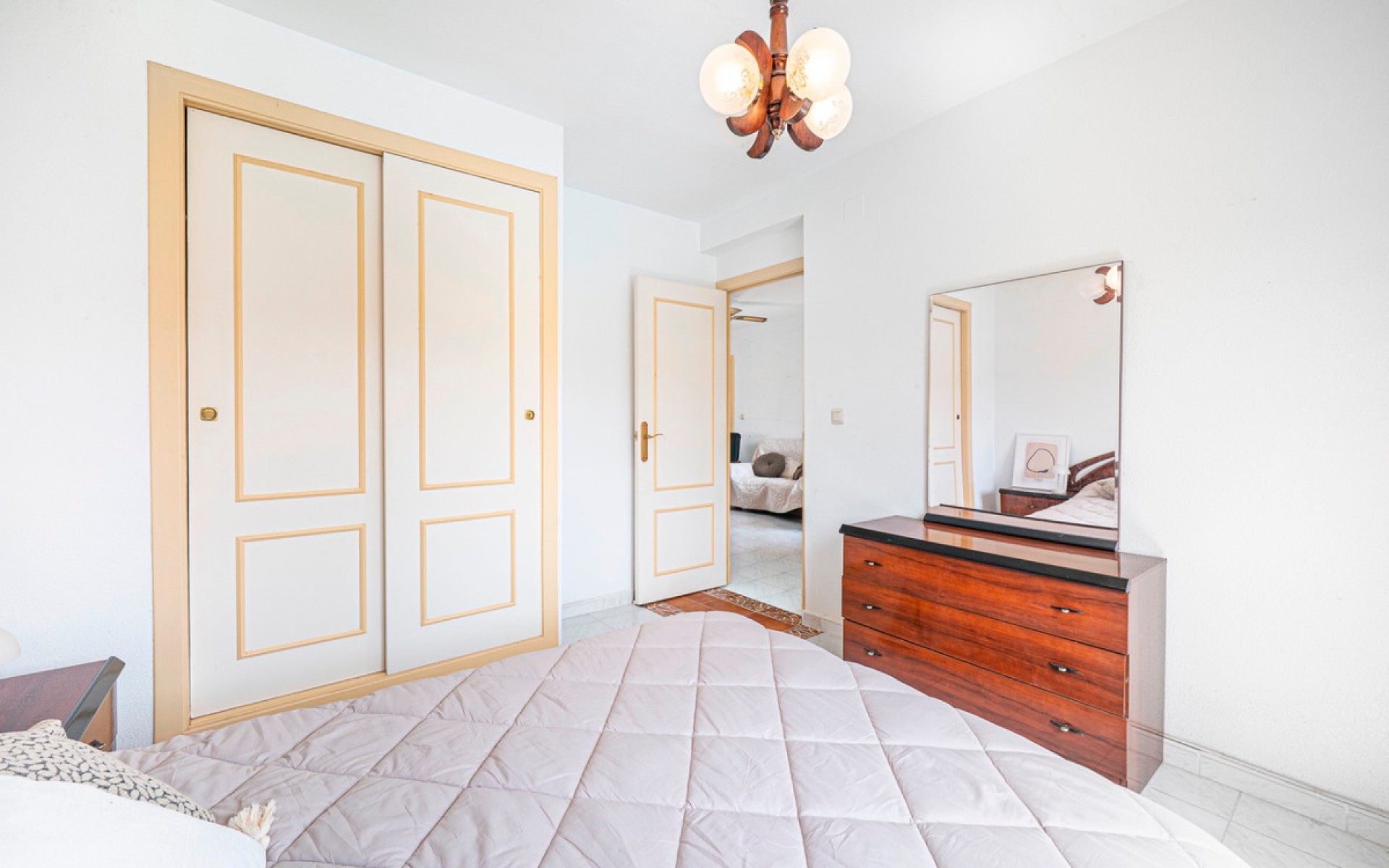 Resale - Apartment - Torrevieja - Torrevieja Centro