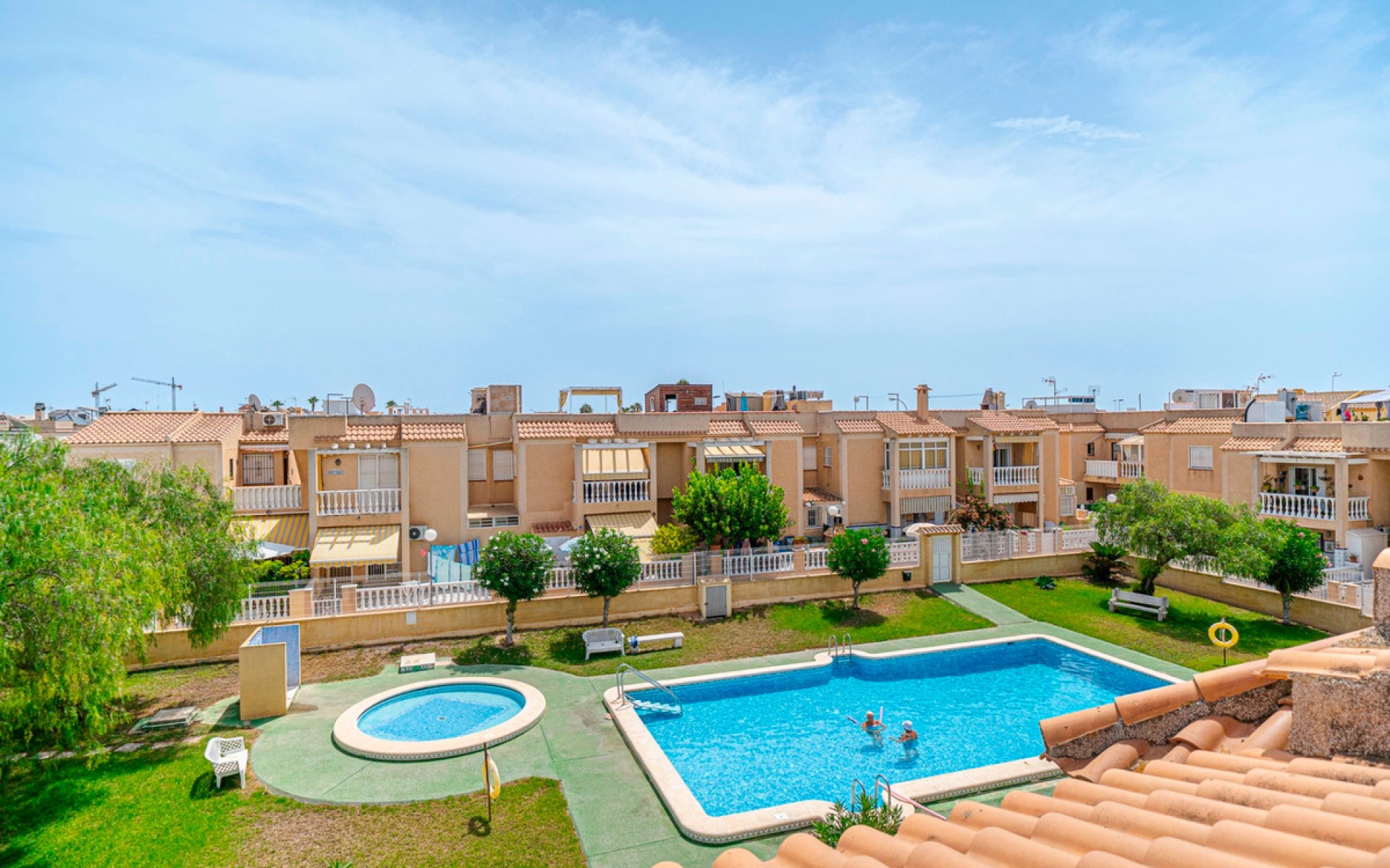 Resale - Apartment - Torrevieja - Torrevieja Centro