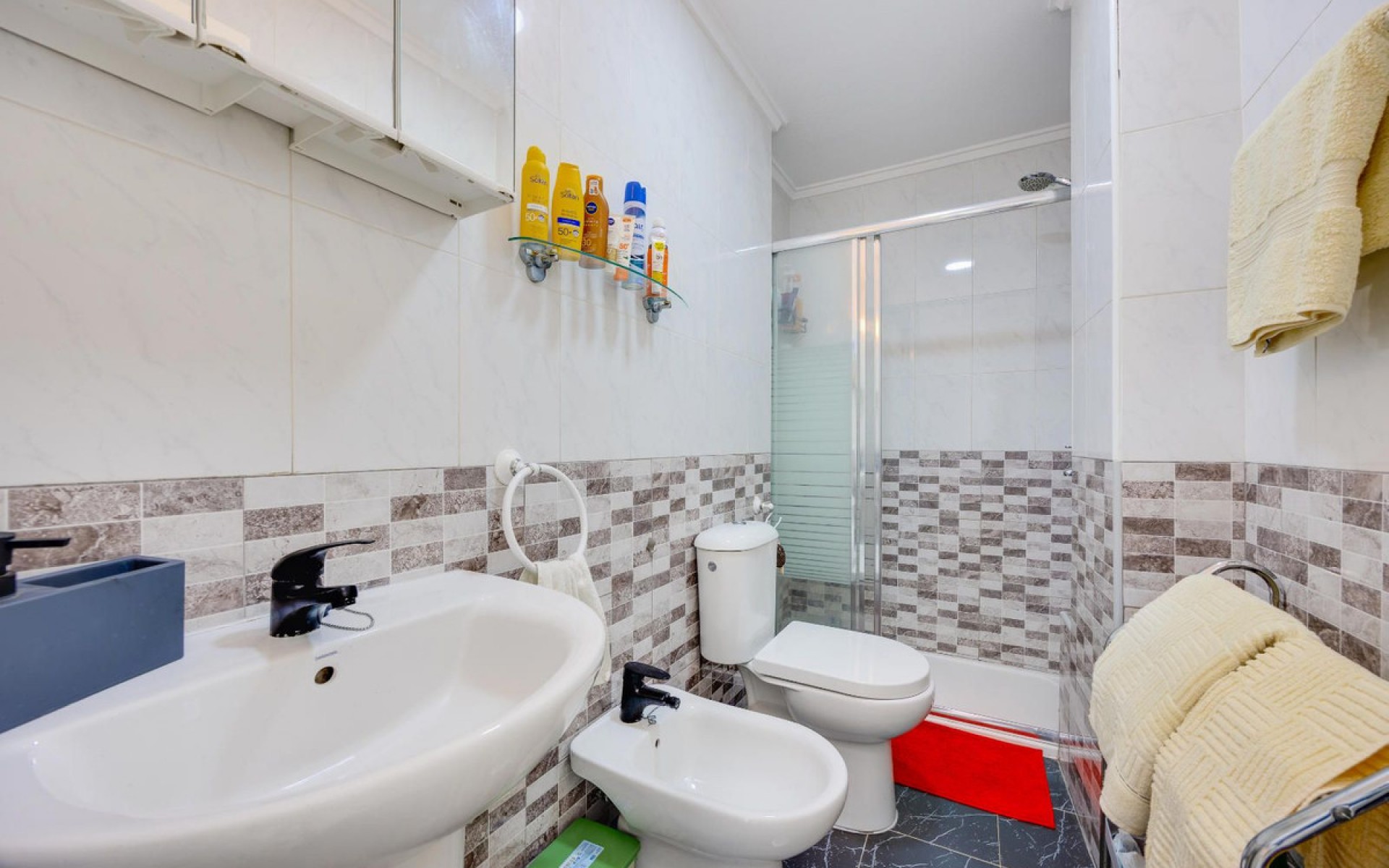 Resale - Apartment - Torrevieja - Torrevieja Centro