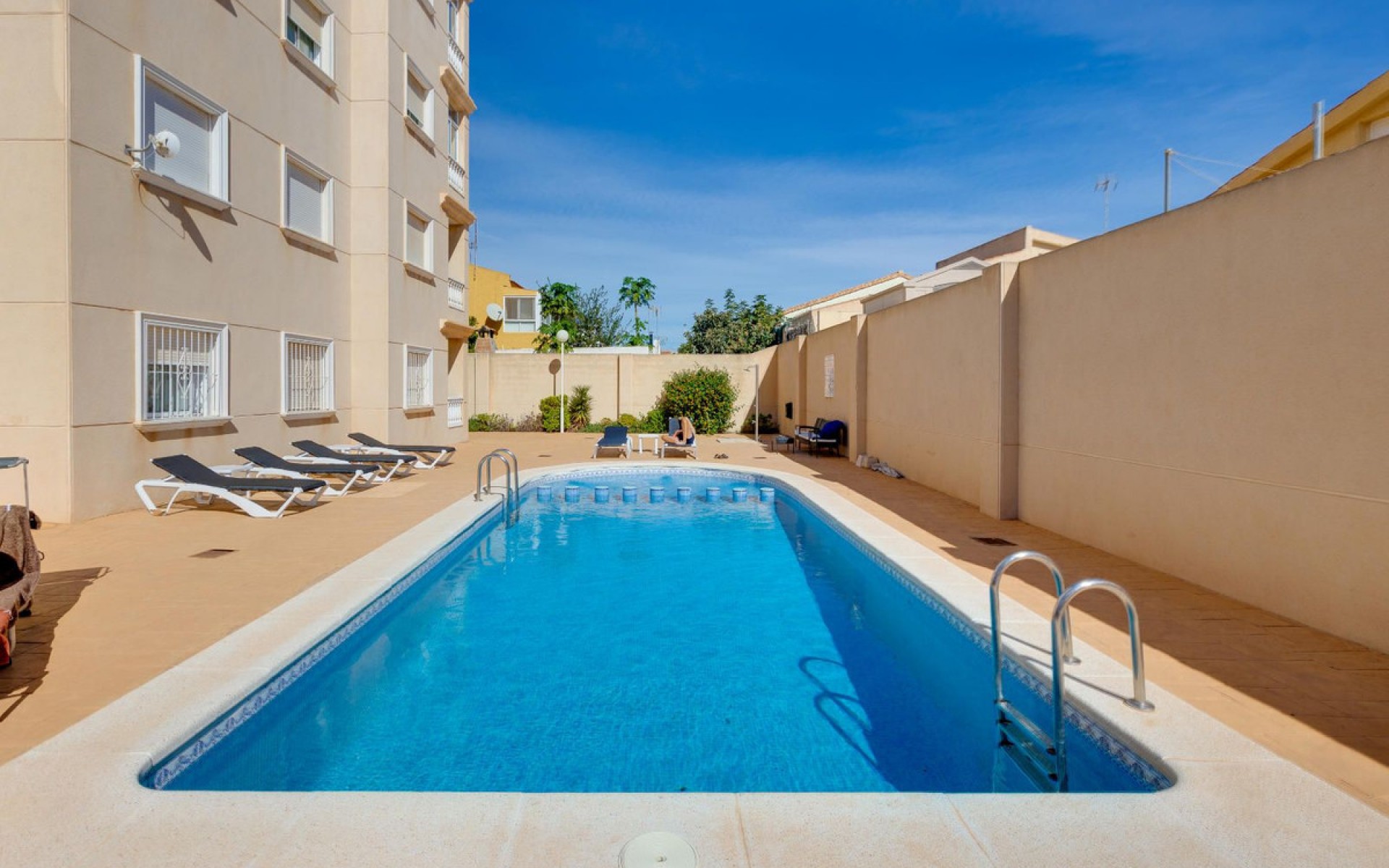 Resale - Apartment - Torrevieja - Torrevieja Centro