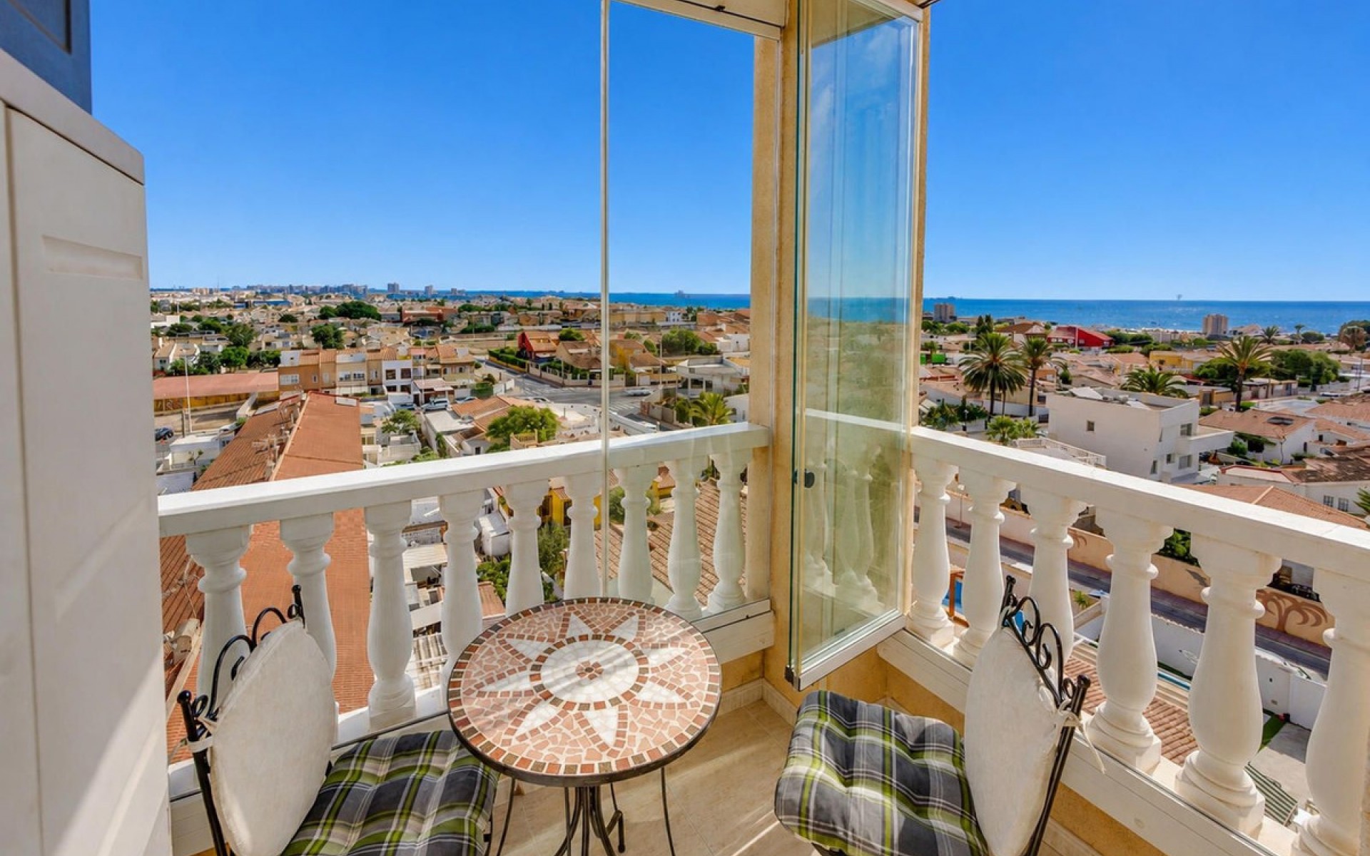 Resale - Apartment - Torrevieja - Torrevieja Centro