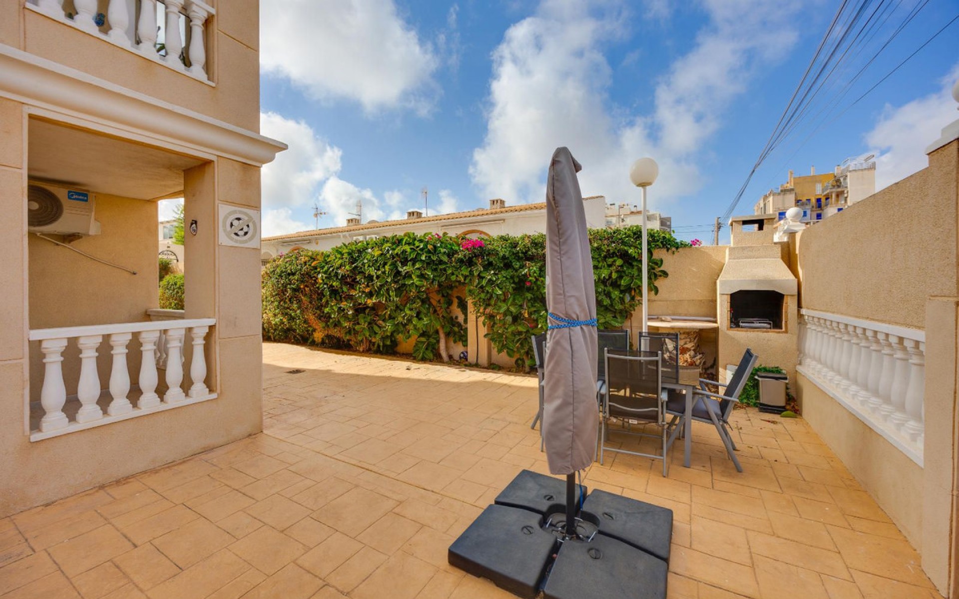 Resale - Apartment - Torrevieja - Torrevieja Centro