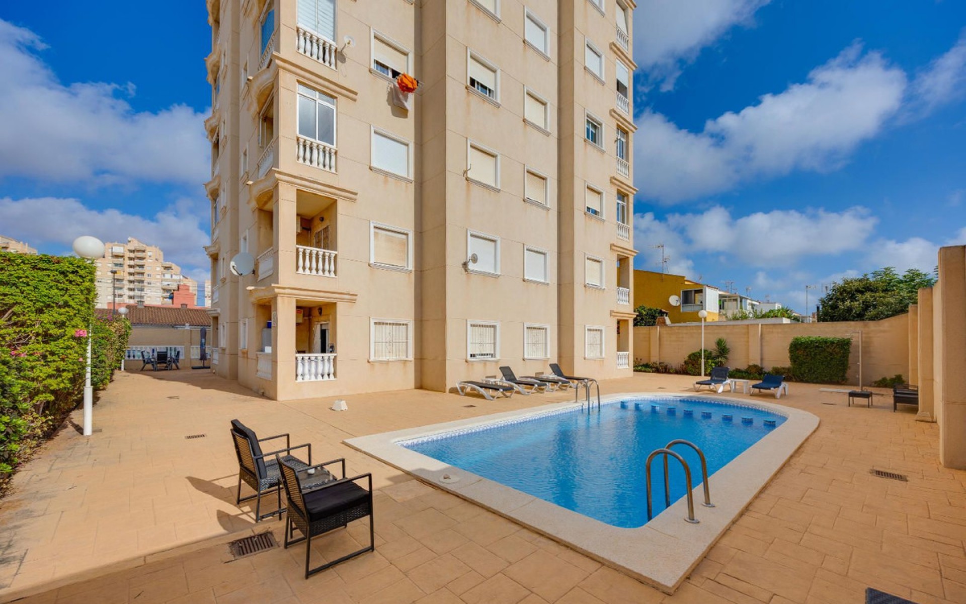 Resale - Apartment - Torrevieja - Torrevieja Centro