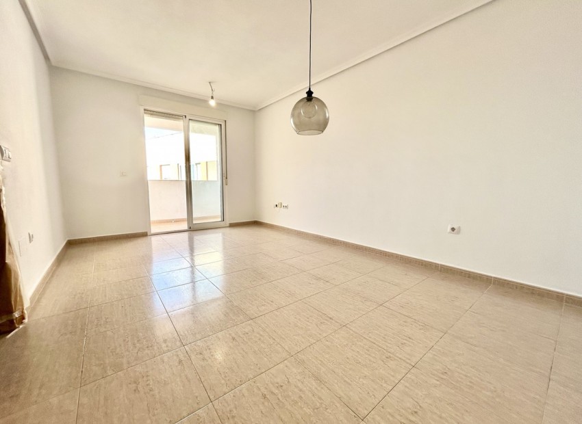 Resale - Apartment - Torrevieja - Torrevieja Centro