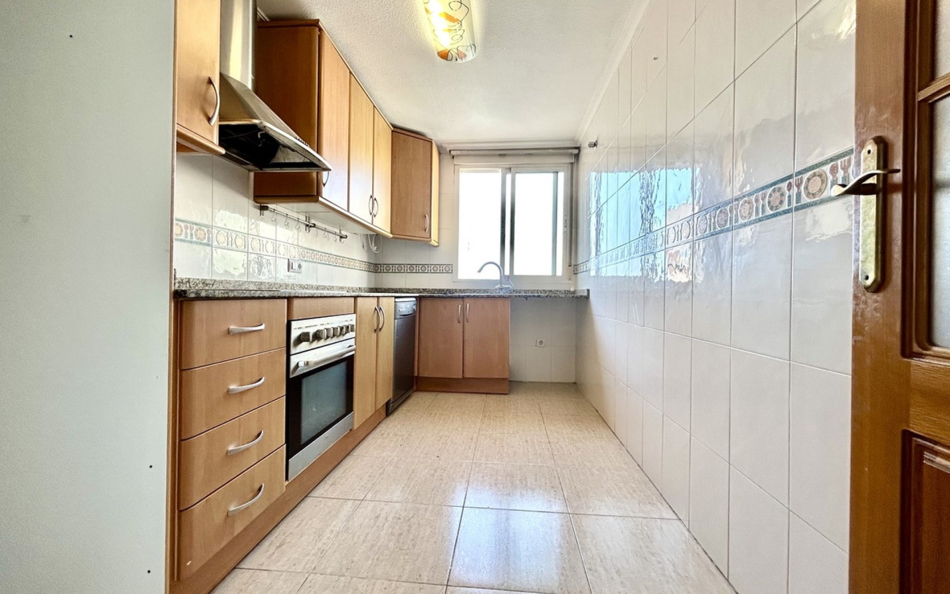 Resale - Apartment - Torrevieja - Torrevieja Centro