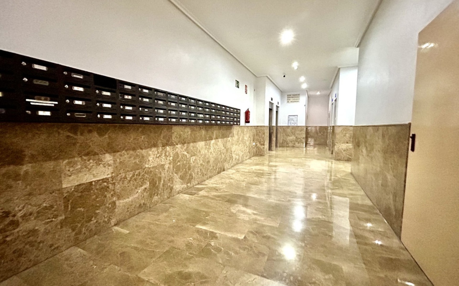 Resale - Apartment - Torrevieja - Torrevieja Centro