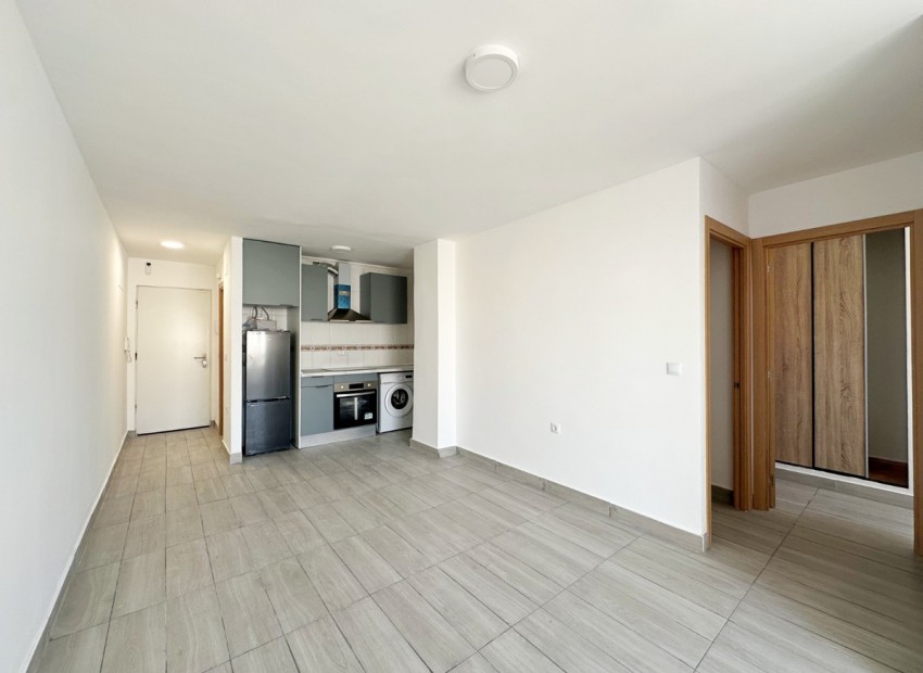 Resale - Apartment - Torrevieja - Torrevieja Centro