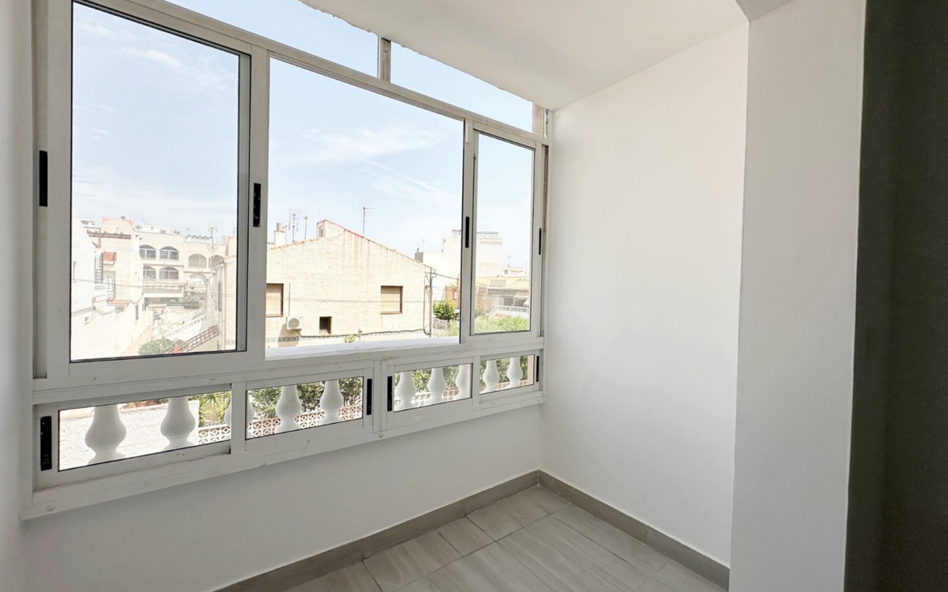 Resale - Apartment - Torrevieja - Torrevieja Centro