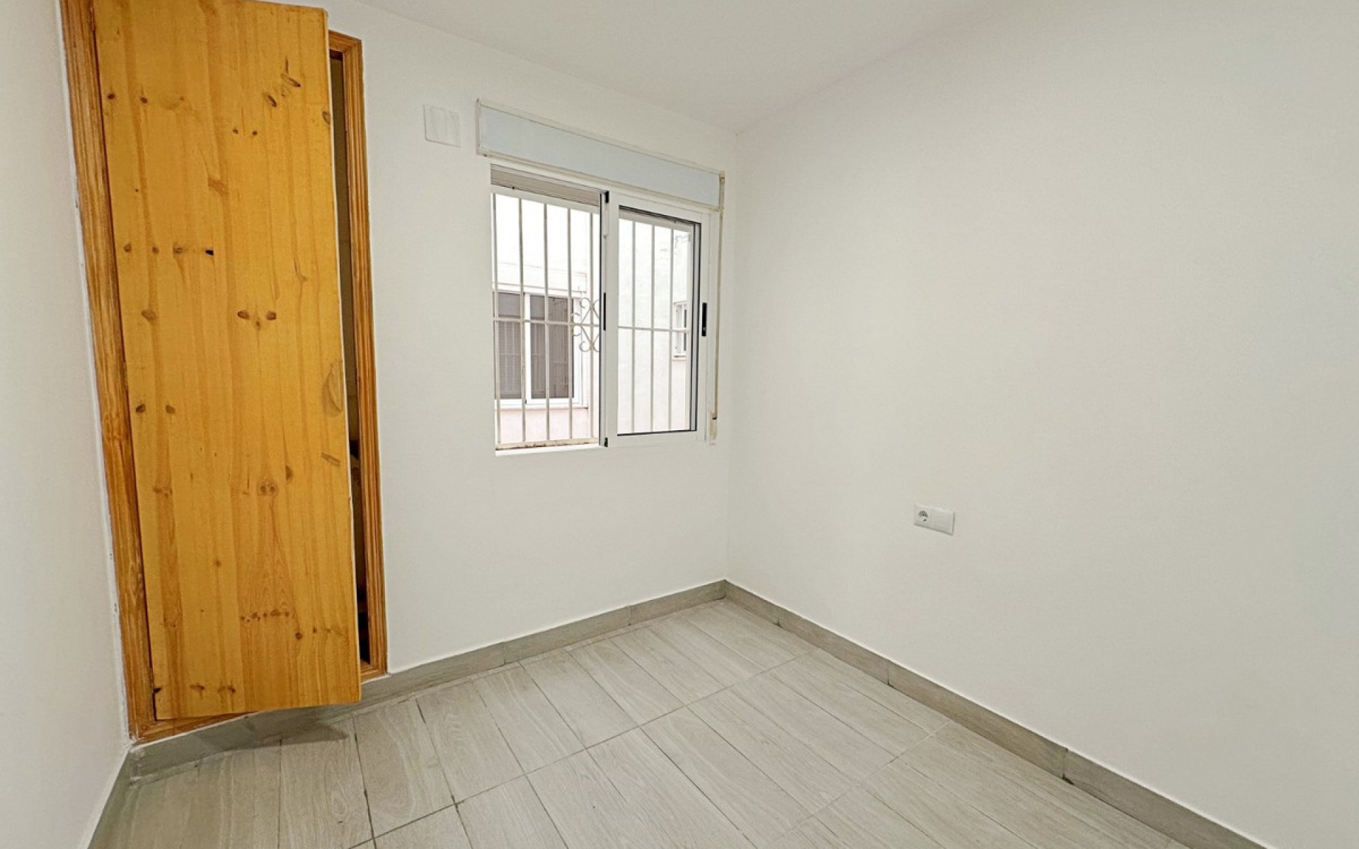 Resale - Apartment - Torrevieja - Torrevieja Centro