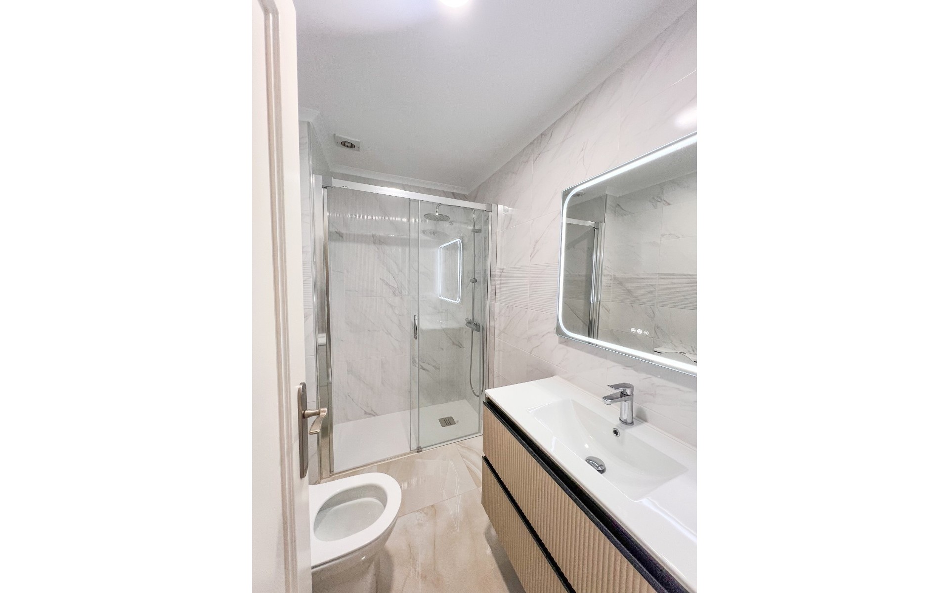 Resale - Apartment - Torrevieja - Torrevieja Centro