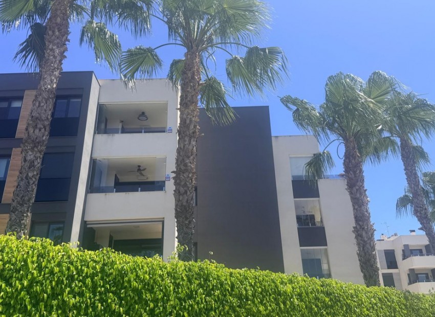 Resale - Apartment - Torrevieja - Torrevieja Centro