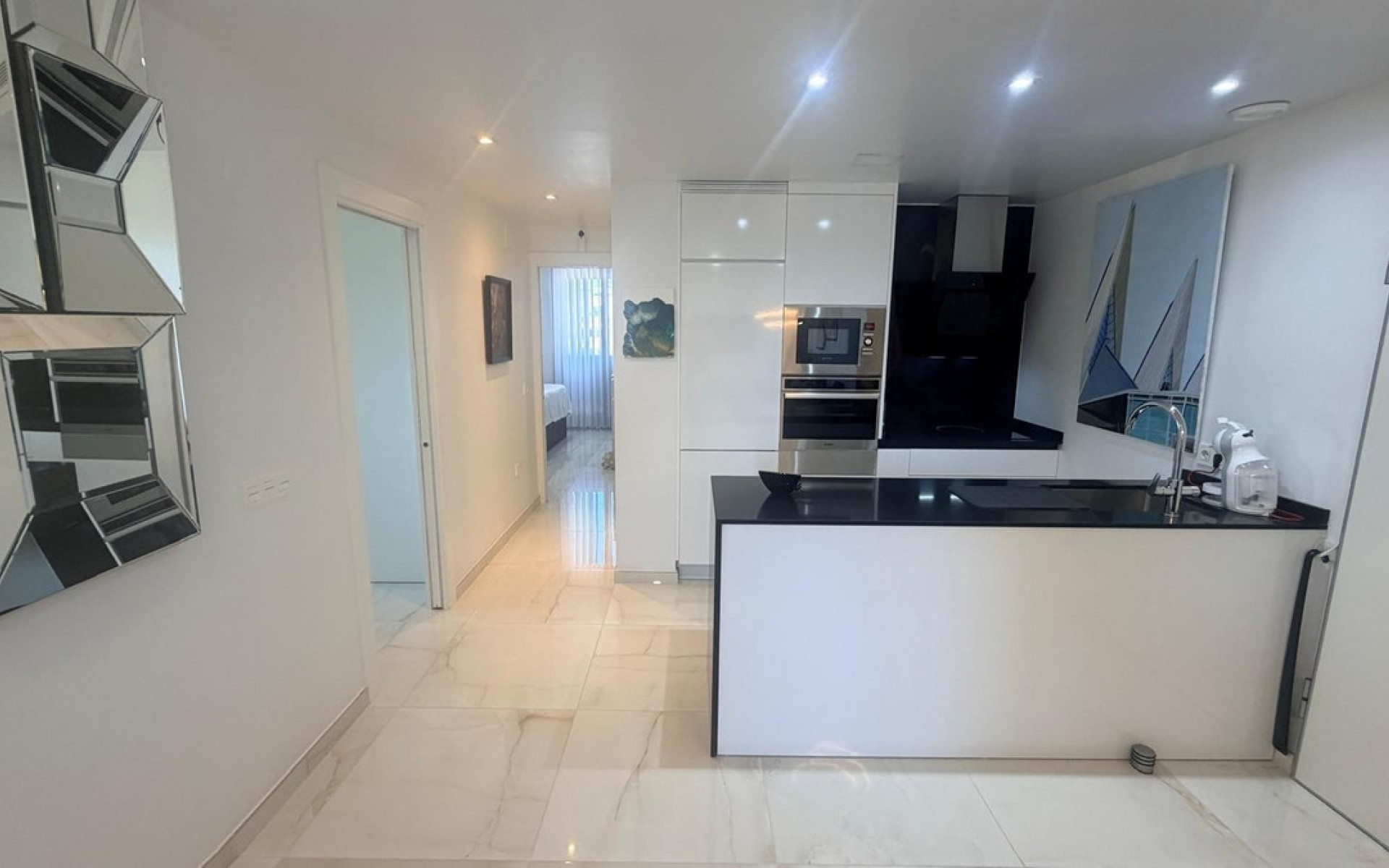 Resale - Apartment - Torrevieja - Torrevieja Centro