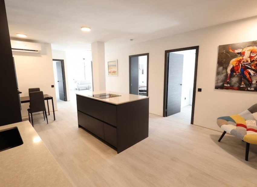 Resale - Apartment - Torrevieja - Torrevieja Centro