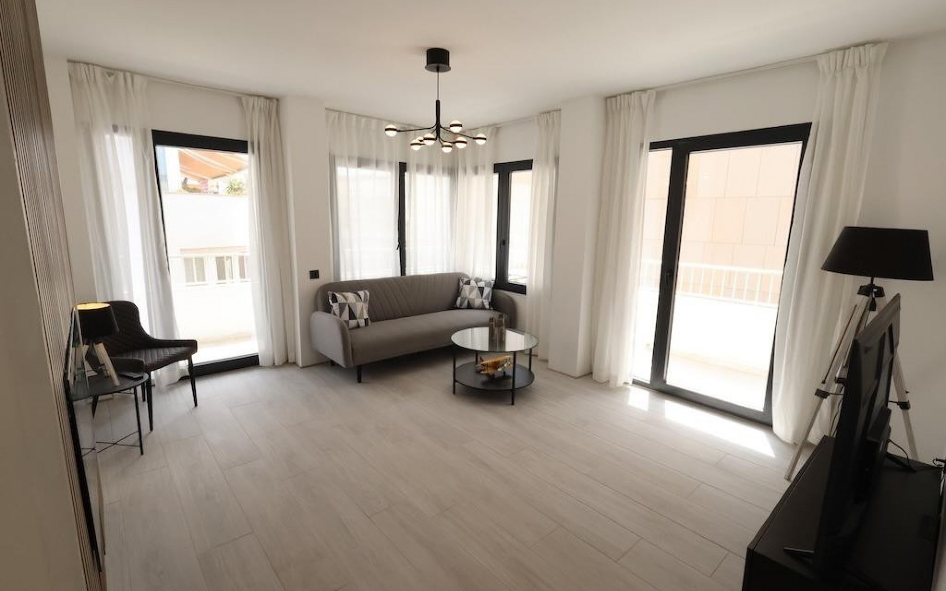 Resale - Apartment - Torrevieja - Torrevieja Centro