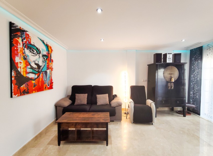 Resale - Apartment - Torrevieja - Torrevieja Centro