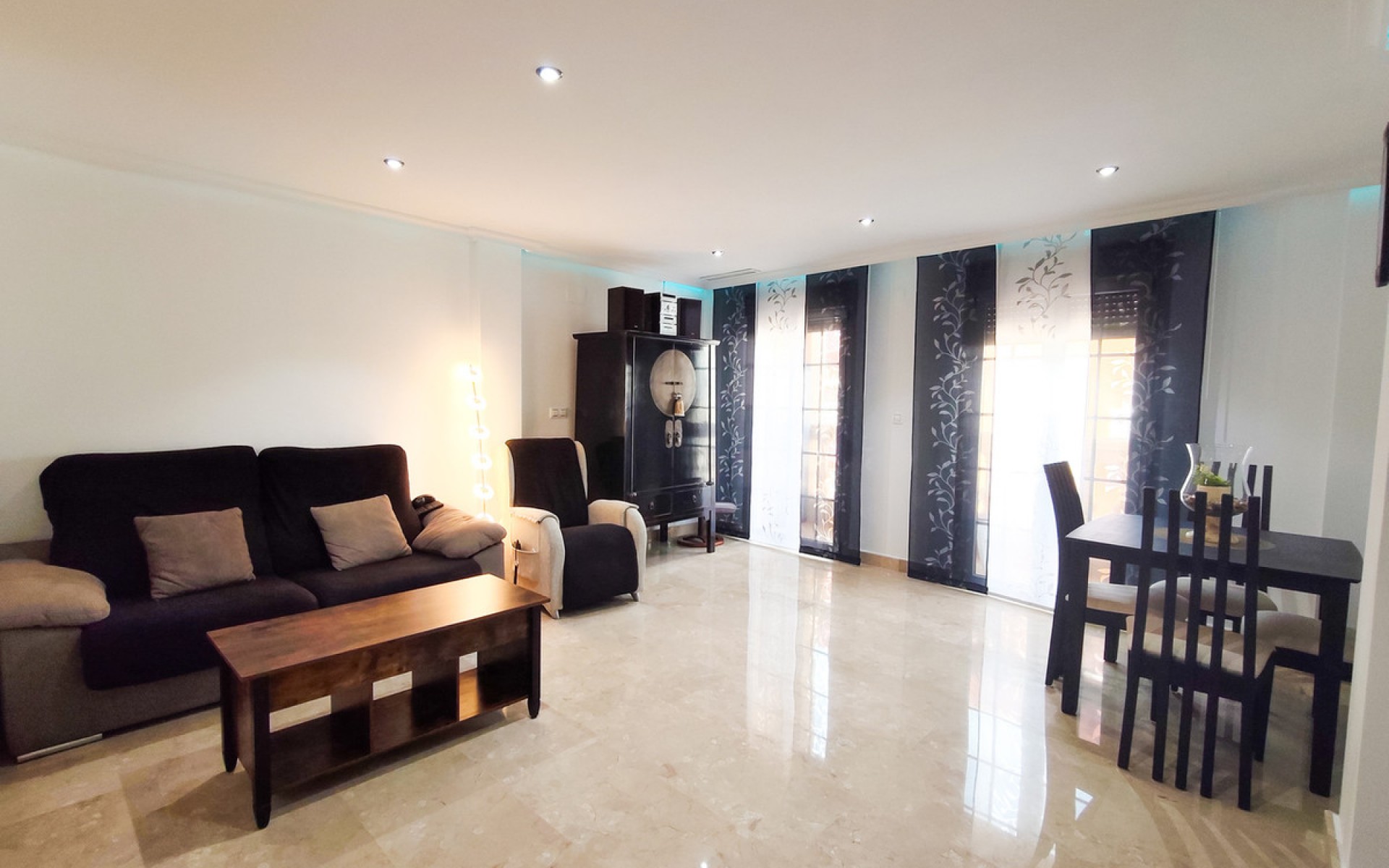 Resale - Apartment - Torrevieja - Torrevieja Centro