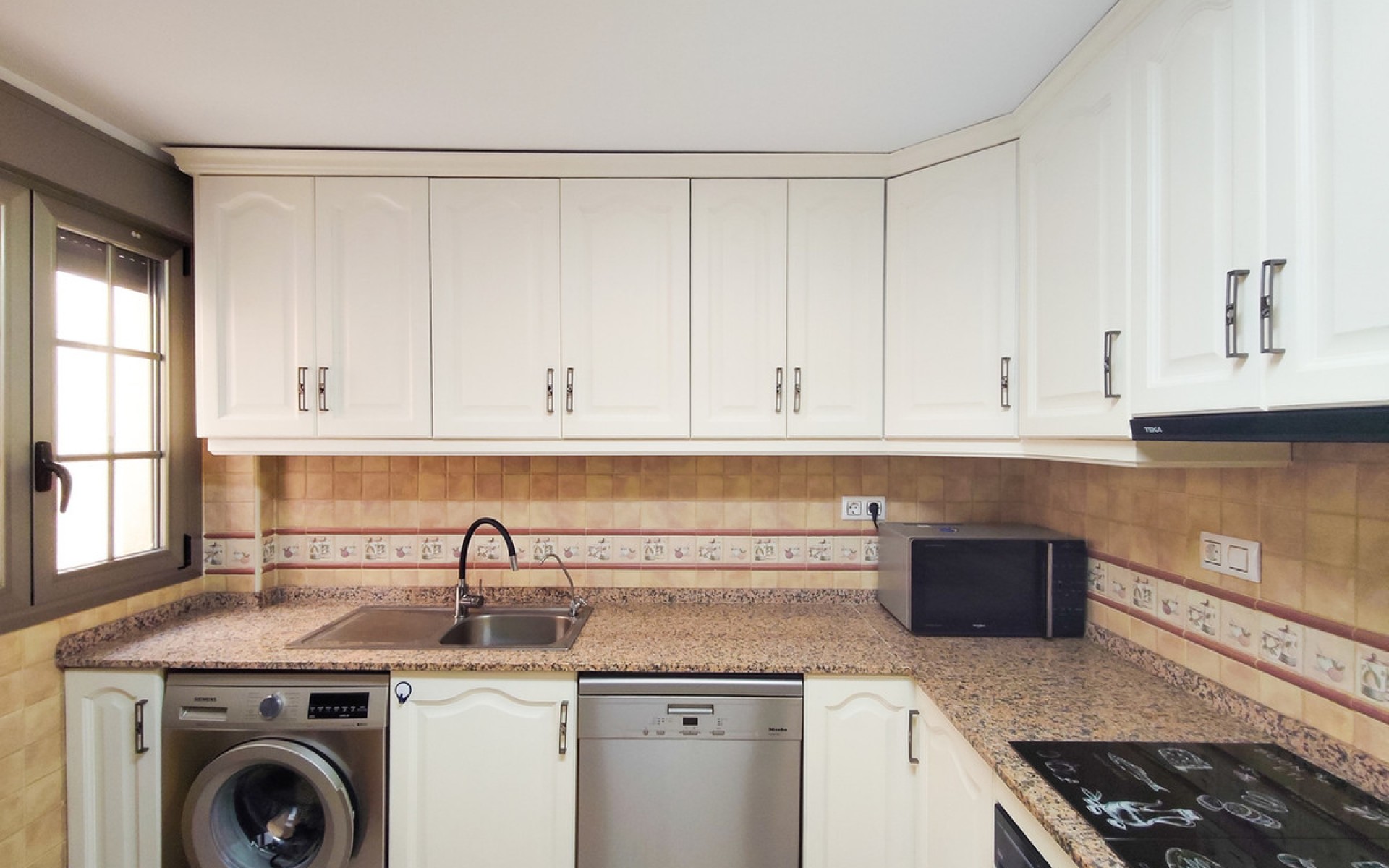 Resale - Apartment - Torrevieja - Torrevieja Centro