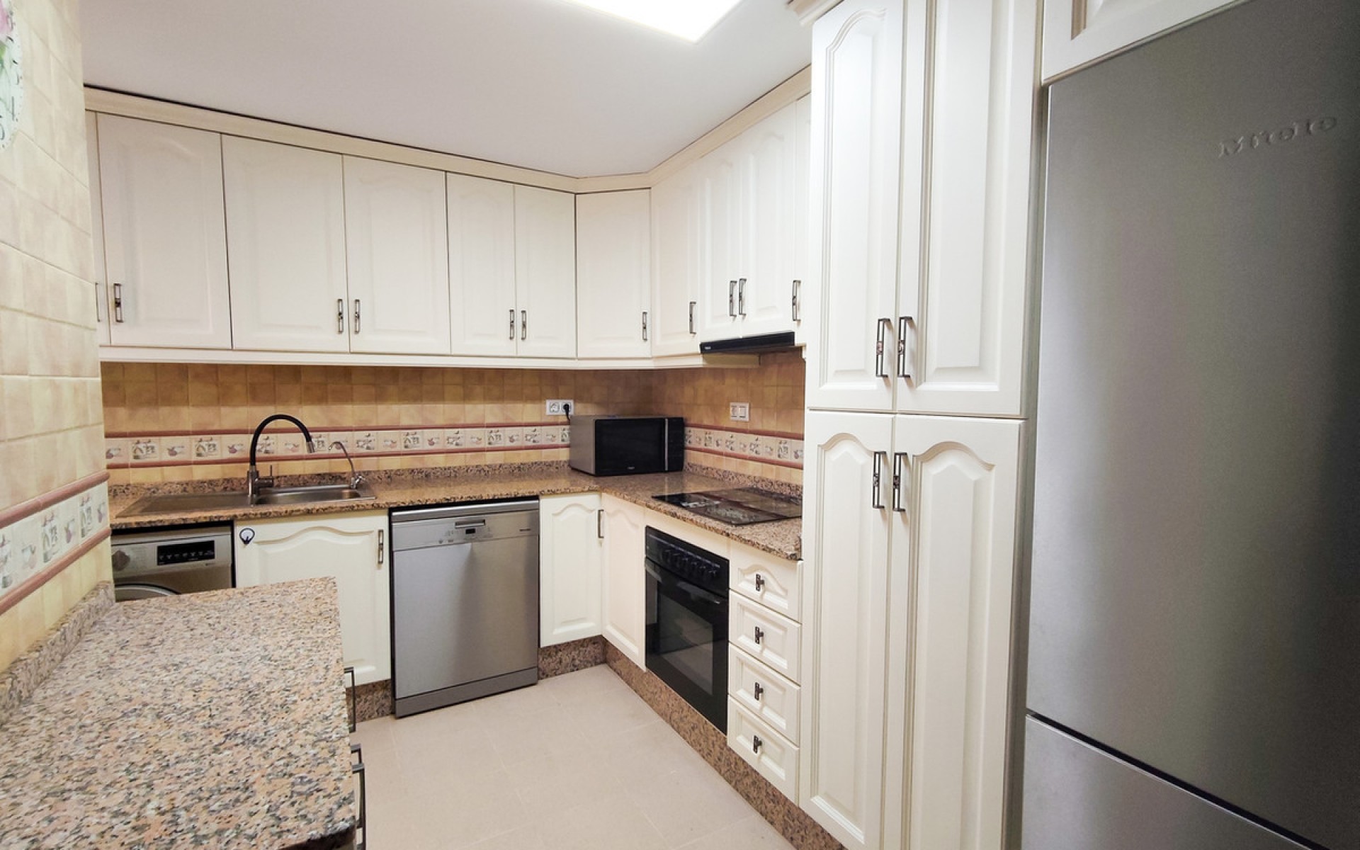 Resale - Apartment - Torrevieja - Torrevieja Centro