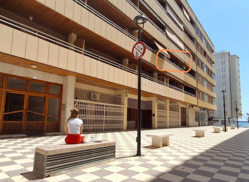 Resale - Apartment - Torrevieja - Torrevieja Centro