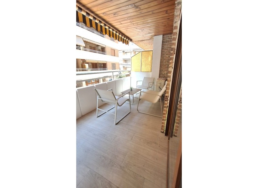 Resale - Apartment - Torrevieja - Torrevieja Centro