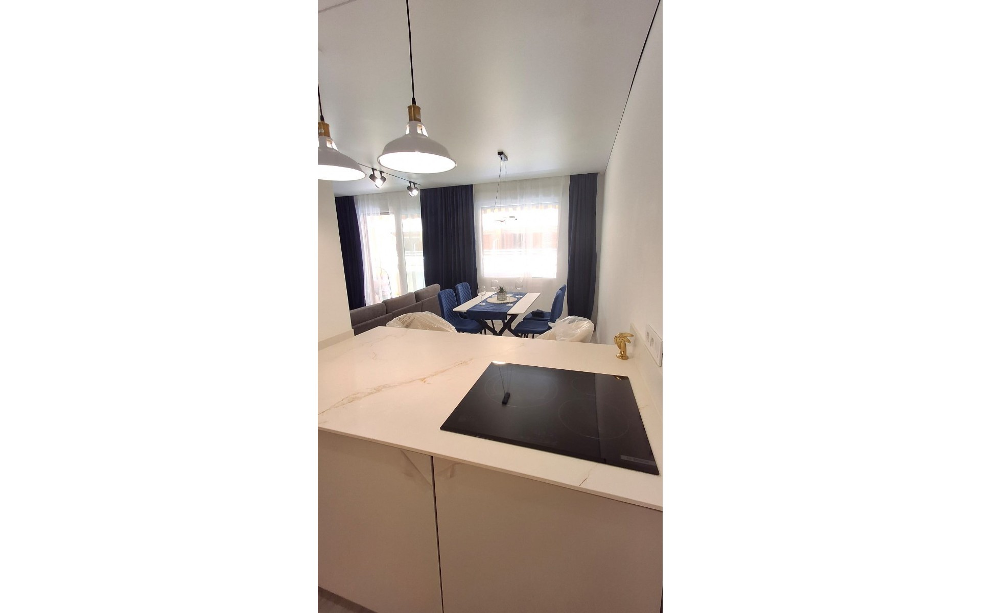 Resale - Apartment - Torrevieja - Torrevieja Centro