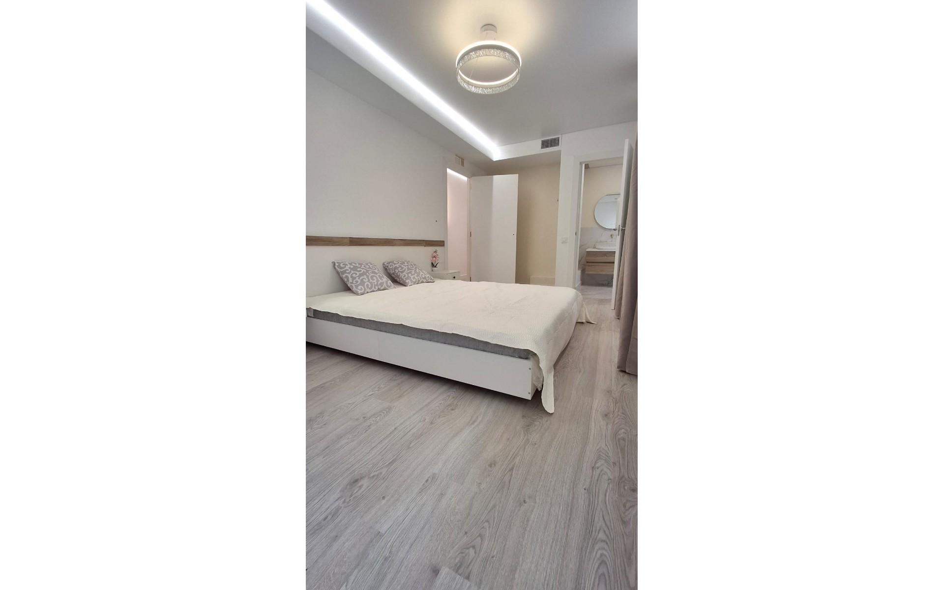 Resale - Apartment - Torrevieja - Torrevieja Centro