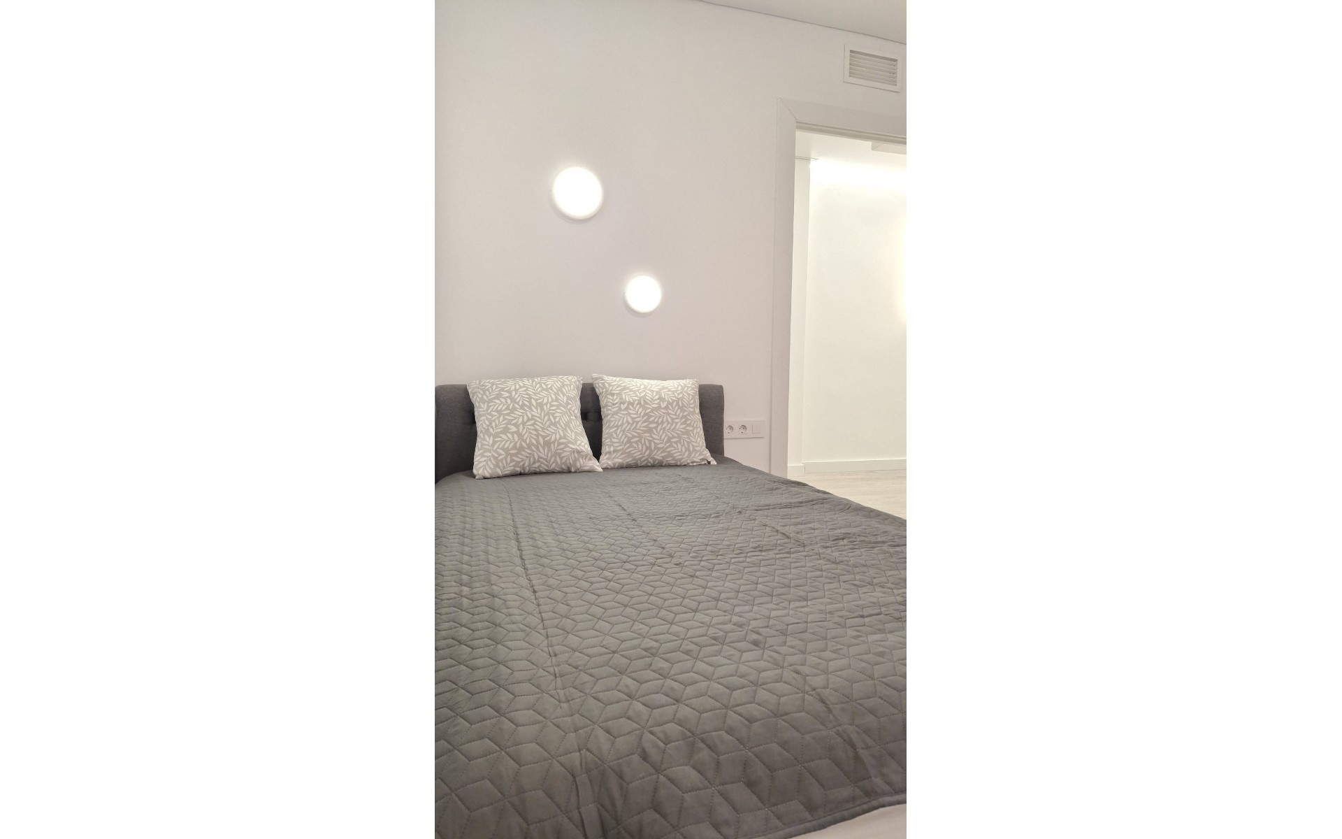 Resale - Apartment - Torrevieja - Torrevieja Centro