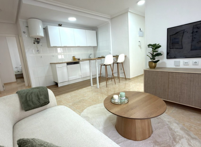 Resale - Apartment - Torrevieja - Torrevieja Centro