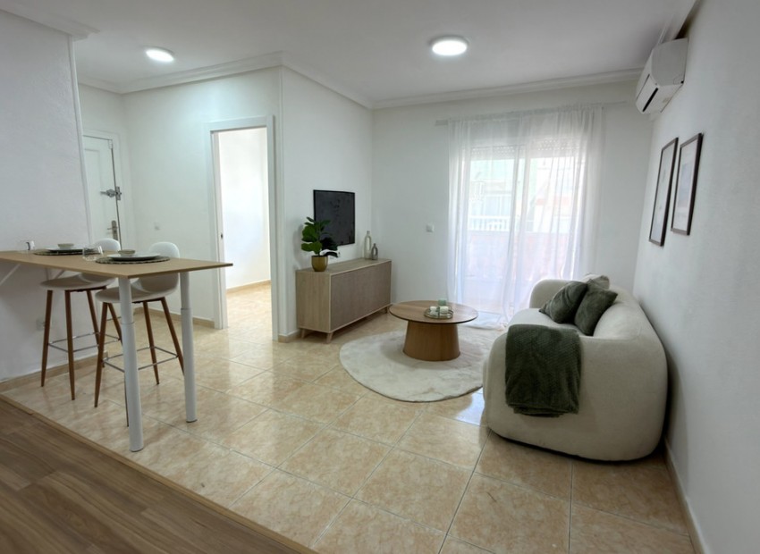 Resale - Apartment - Torrevieja - Torrevieja Centro