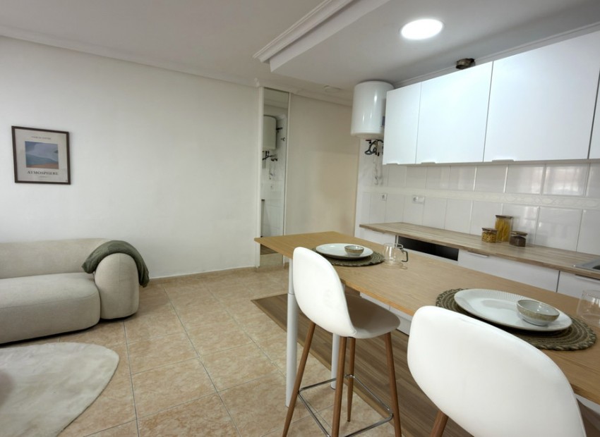 Resale - Apartment - Torrevieja - Torrevieja Centro
