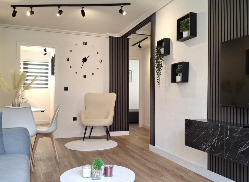 Resale - Apartment - Torrevieja - Torrevieja Centro