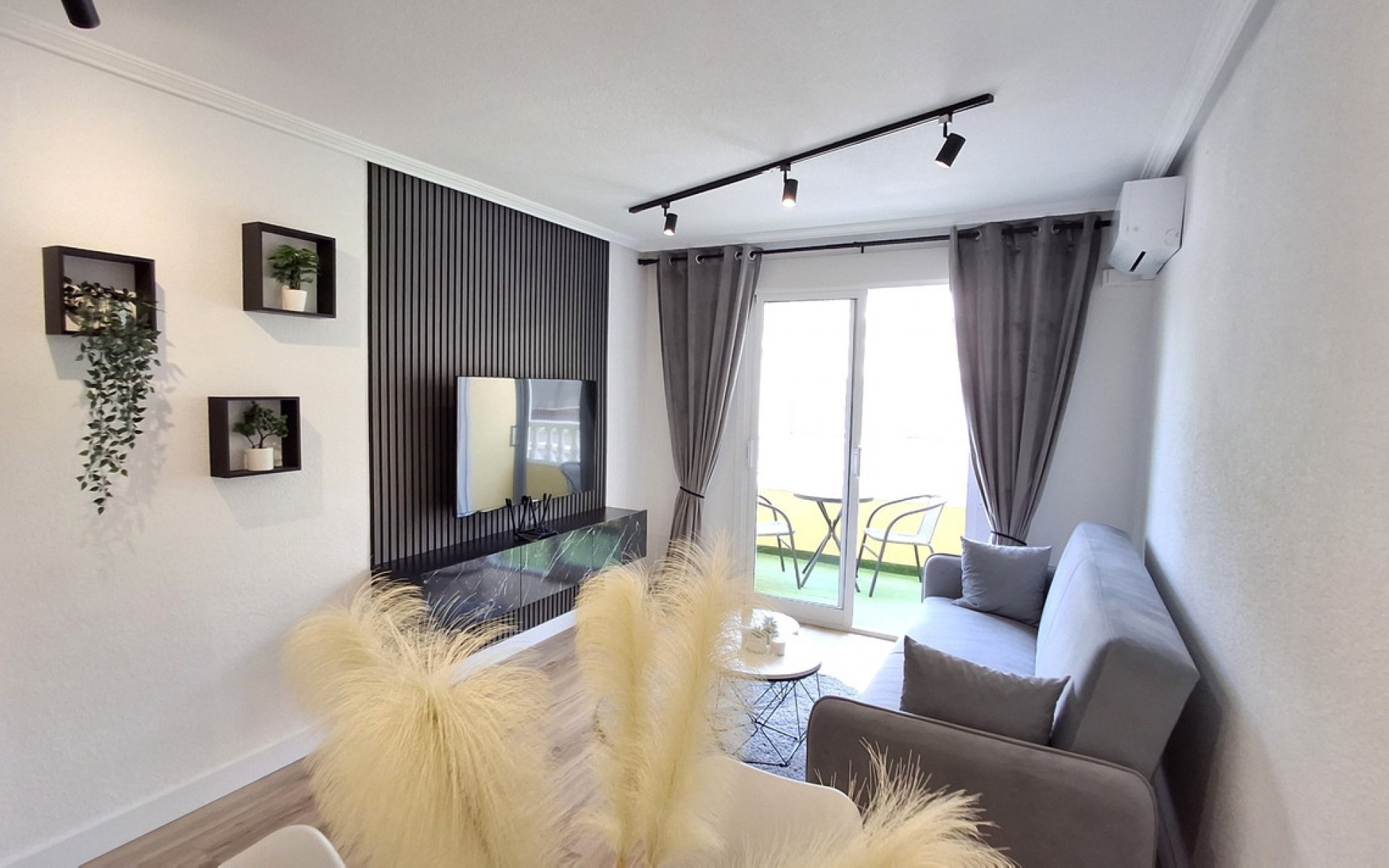 Resale - Apartment - Torrevieja - Torrevieja Centro