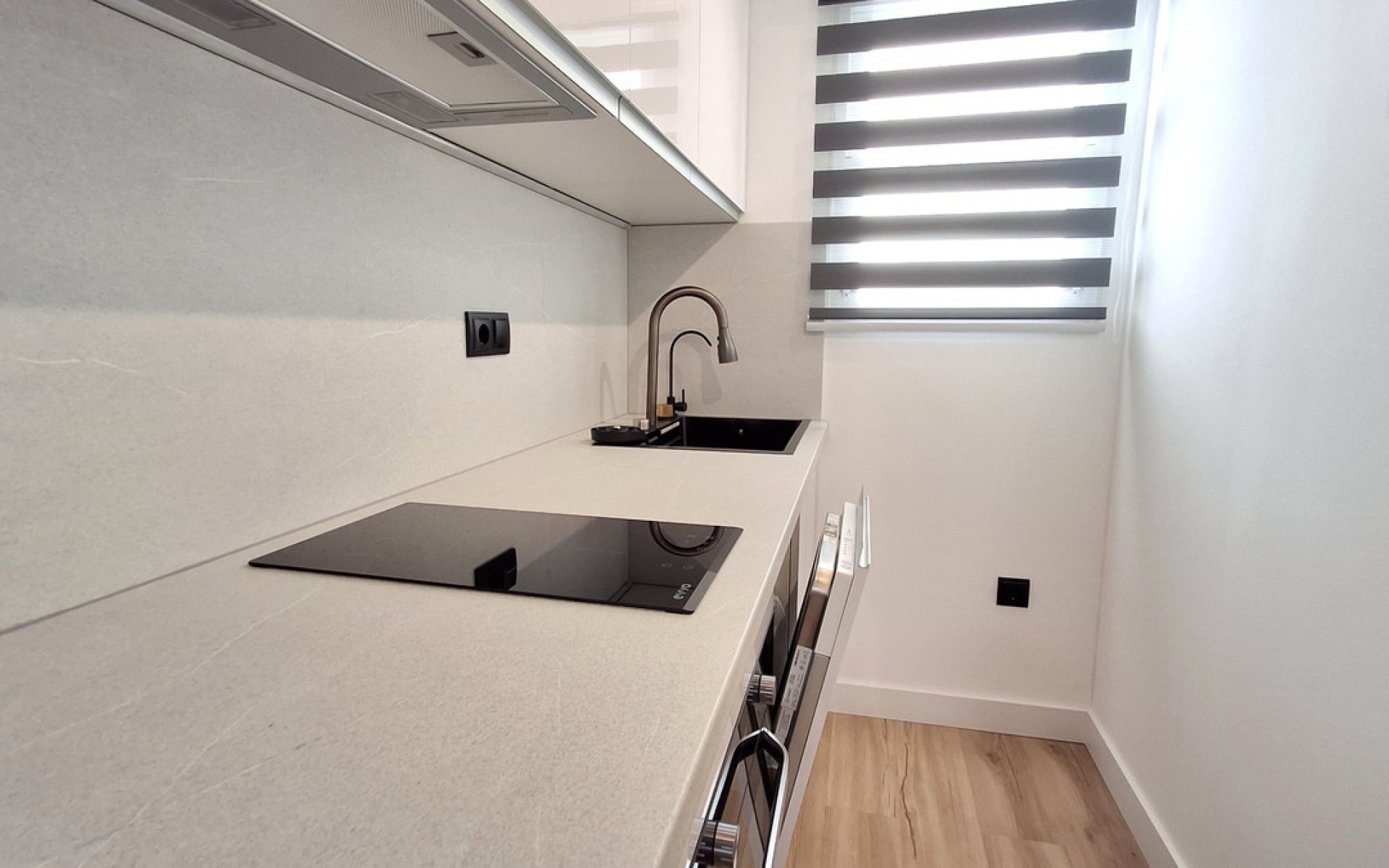 Resale - Apartment - Torrevieja - Torrevieja Centro
