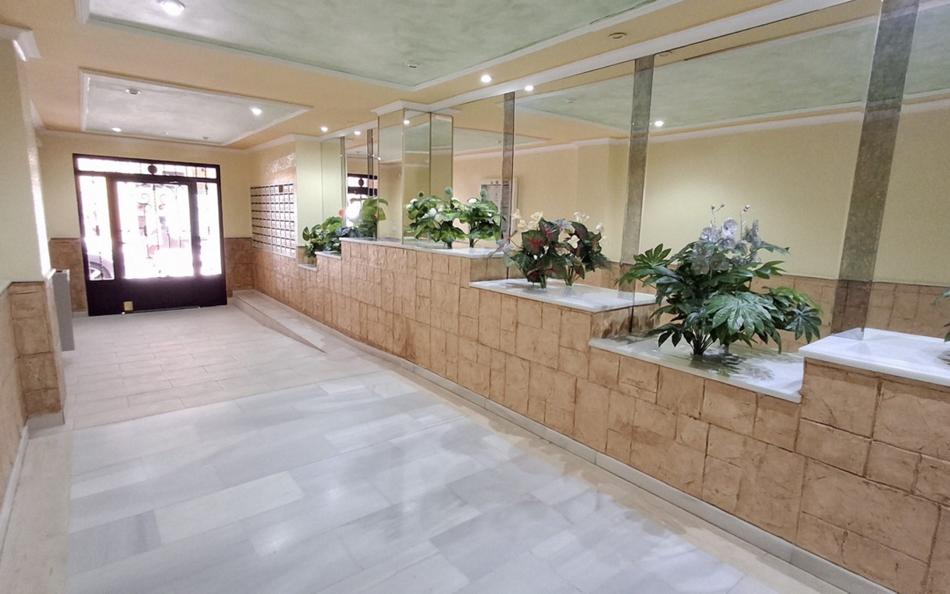 Resale - Apartment - Torrevieja - Torrevieja Centro