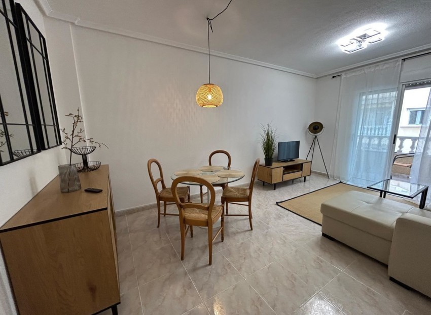 Resale - Apartment - Torrevieja - Torrevieja Centro